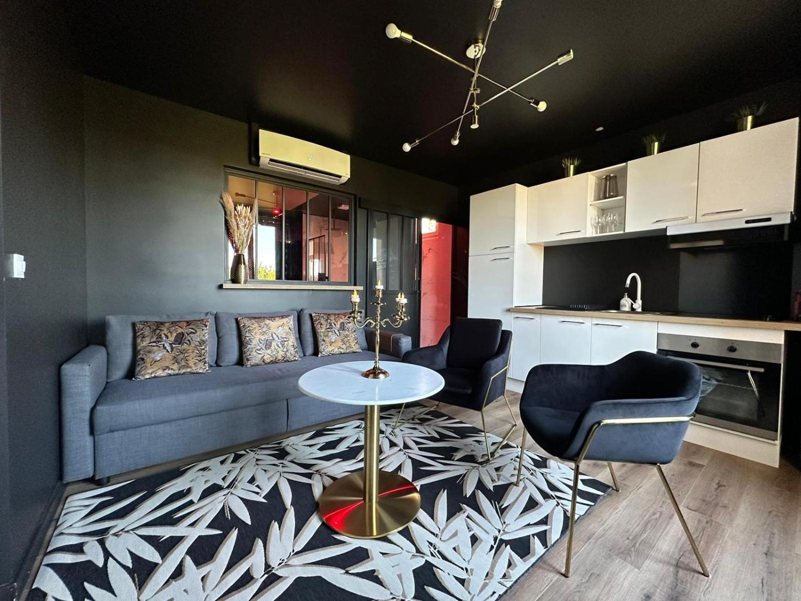 Suite Meg Esbly Exteriér fotografie